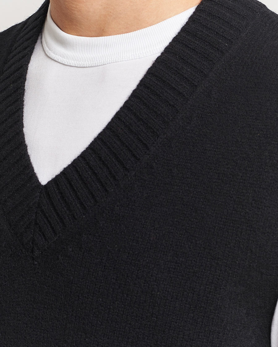 Herr | Tröjor | A Day's March | Wigtown Lambswool Vest Black