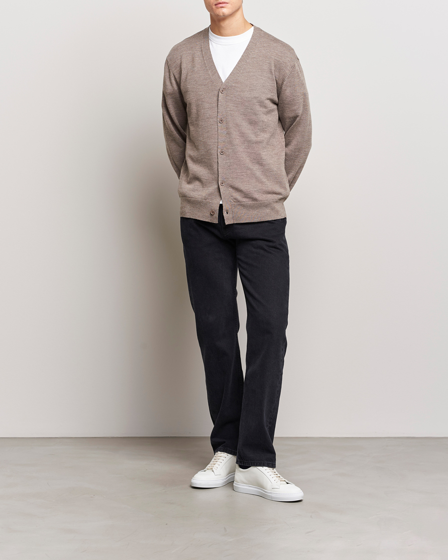 Herr | Tröjor | A Day's March | Oca Merino Cardigan Taupe Melange