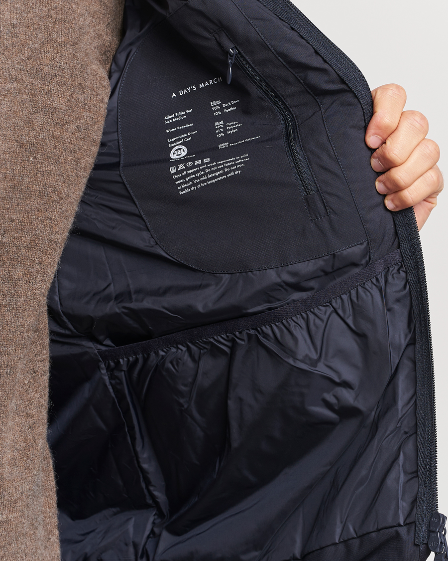 Herr | Jackor | A Day's March | Alford Puffer Vest Navy