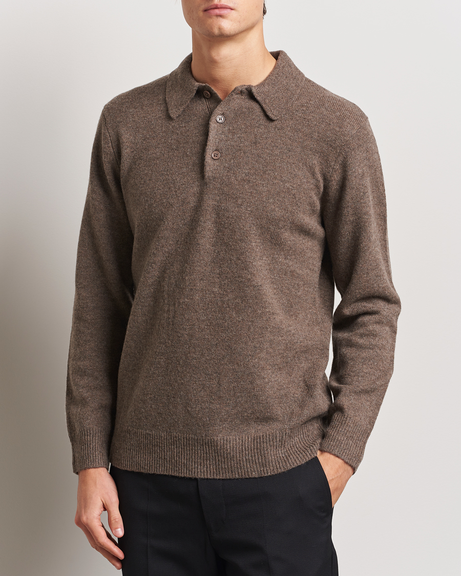 Herr | Tröjor | A Day's March | Avoch Lambswool Polo Dark Taupe