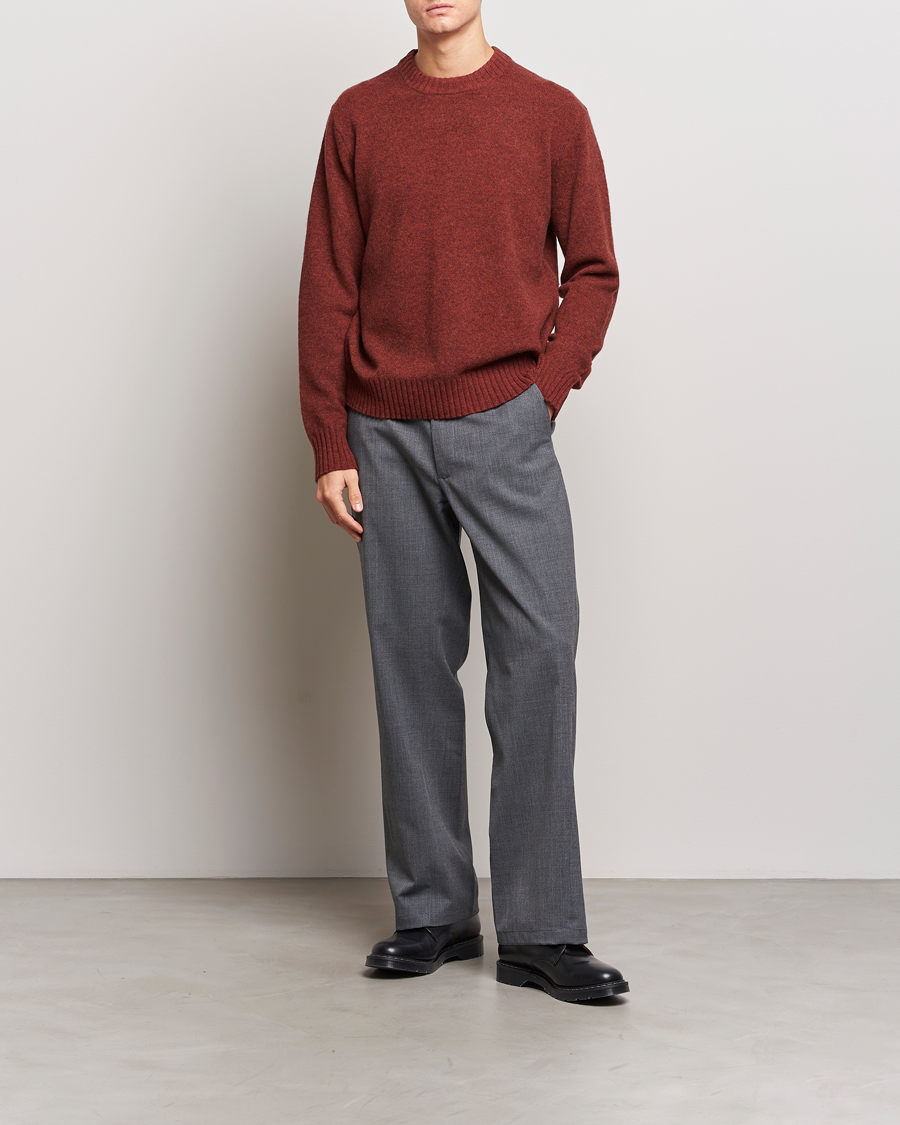 Herr | Tröjor | A Day's March | Marlow Lambswool Crew Zinfandel