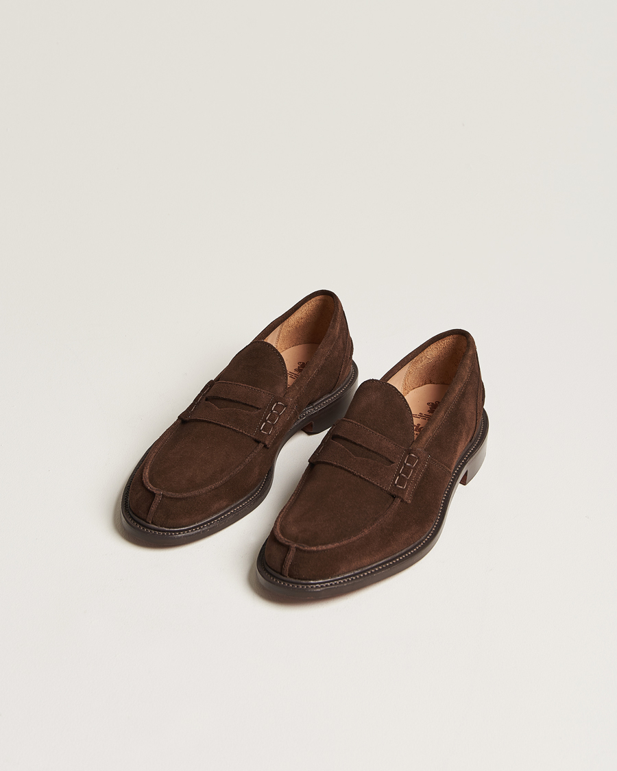 Herr | Handgjorda skor - Skoblockskampanj | Tricker\'s | James Penny Loafers Chocolate Suede