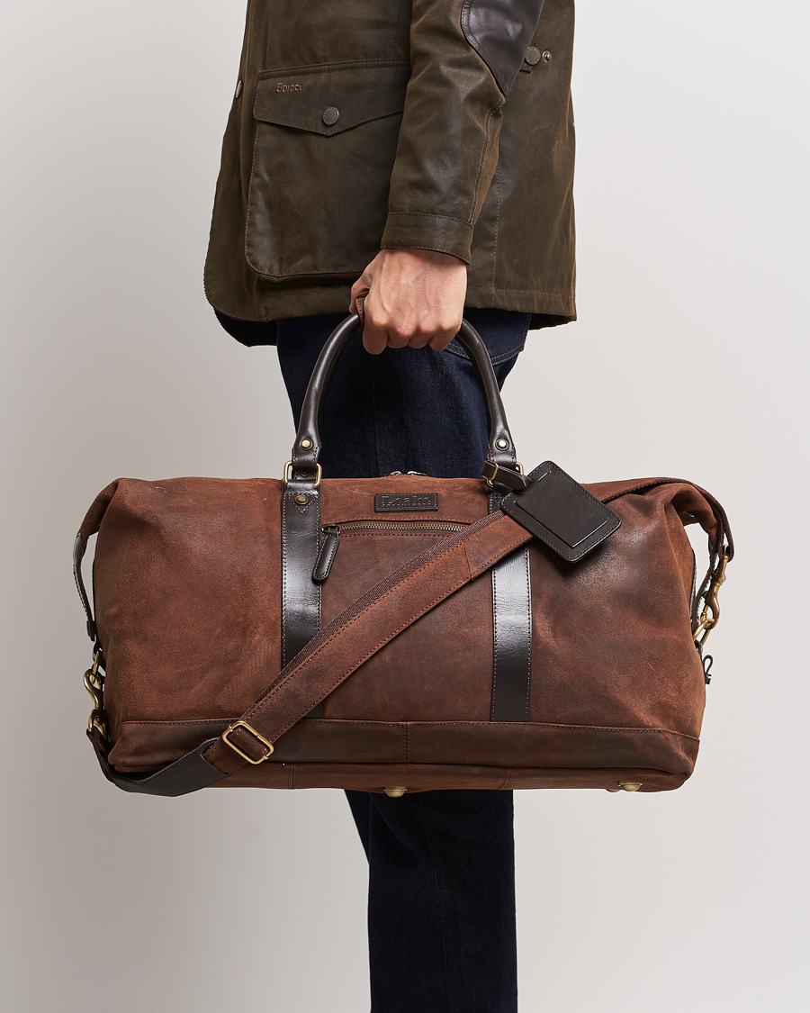 Herr | The Classics of Tomorrow | Loake 1880 | Cornwall Brushed Suede Travel Bag Brown