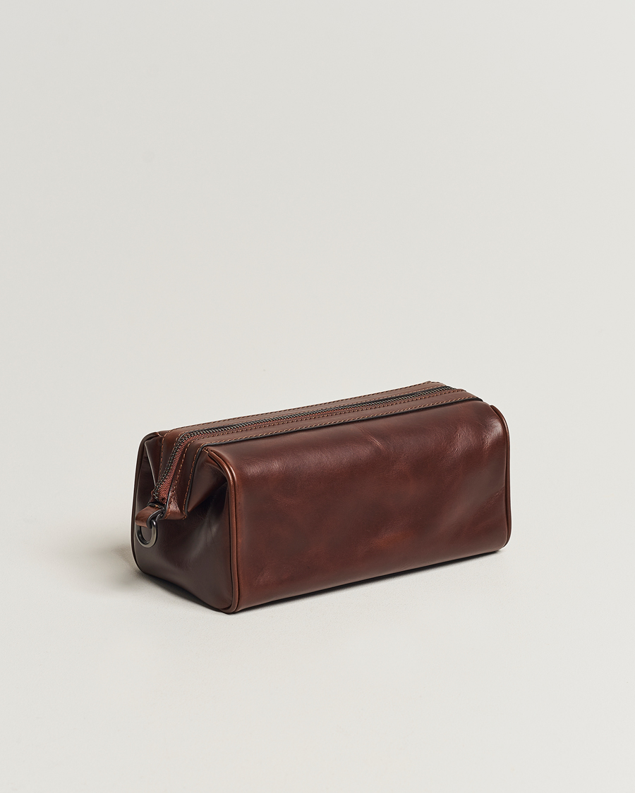 Herr | Släta bälten | Loake 1880 | Thames Leather Washbag Brown