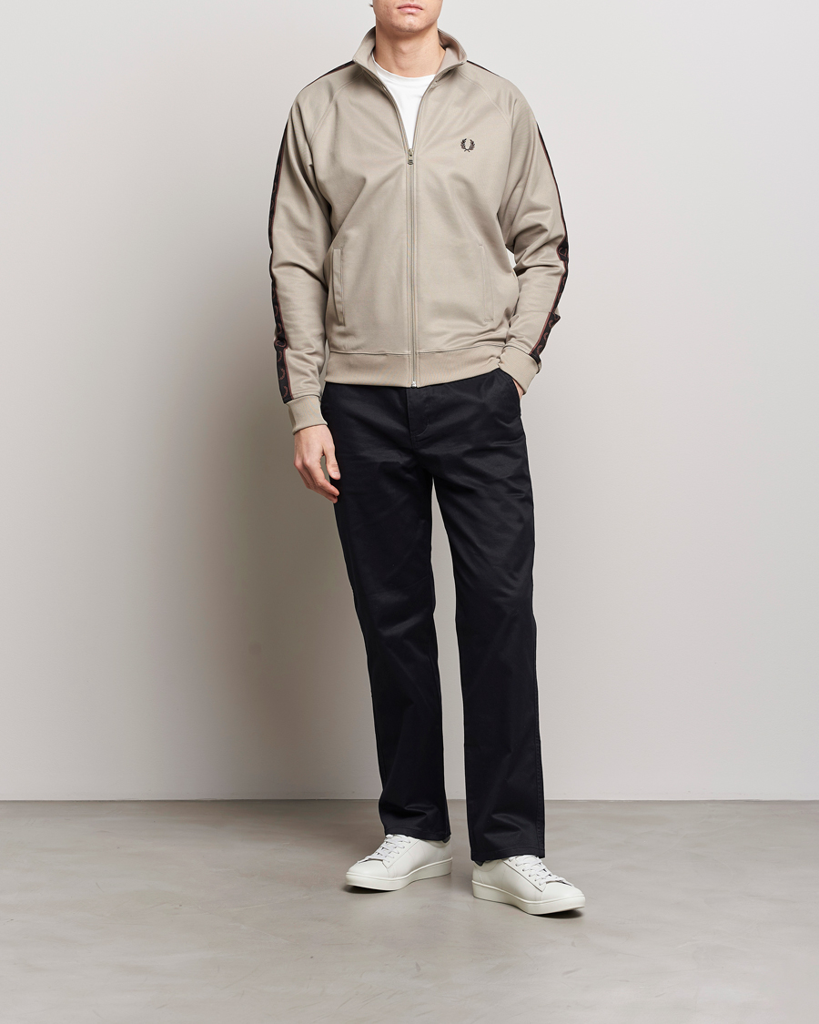 Herr | Tröjor | Fred Perry | Taped Track Jacket Warm Grey