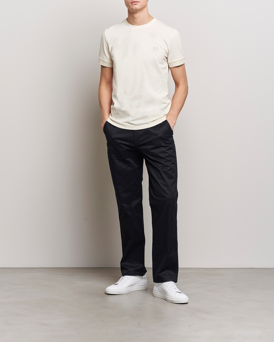 Herr | T-Shirts | Fred Perry | Striped Cuff Crew Neck T-Shirt Ecru