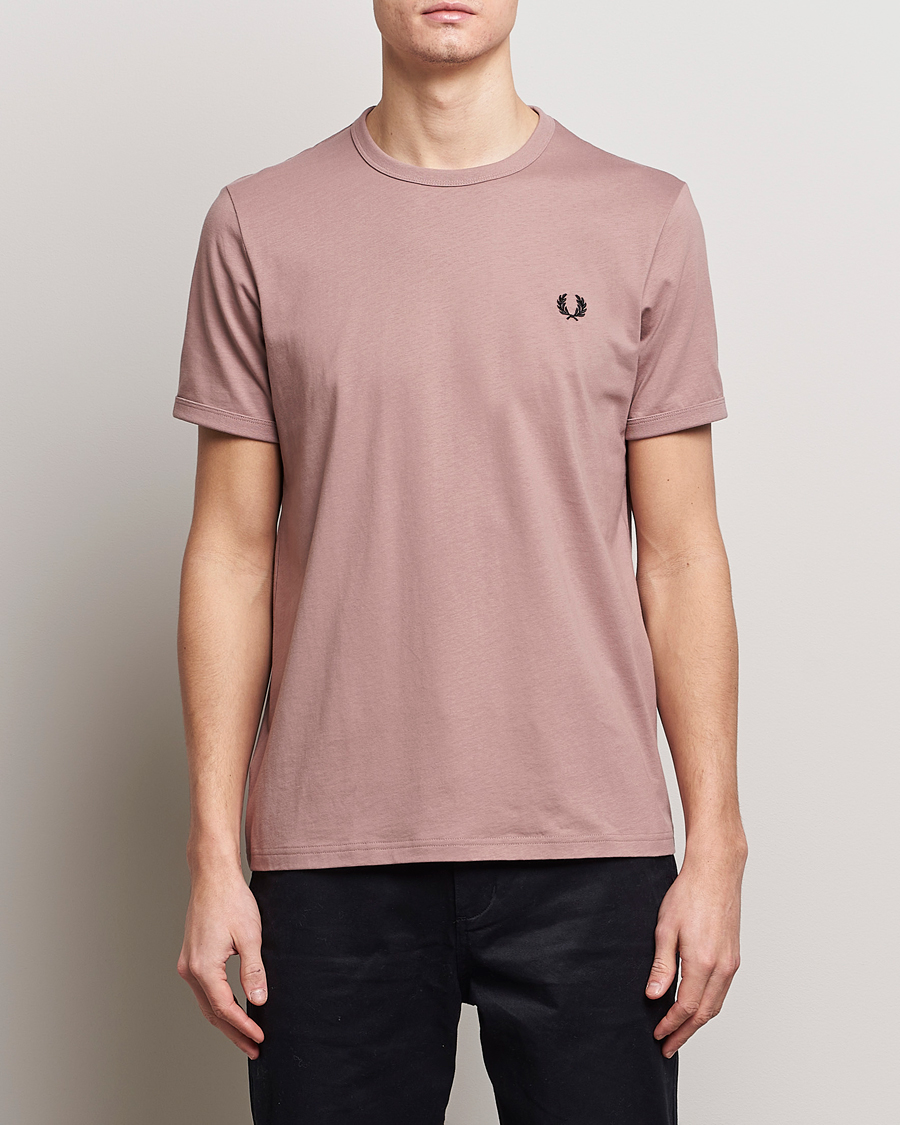 Herr | Kortärmade t-shirts | Fred Perry | Ringer T-Shirt Dusty Pink