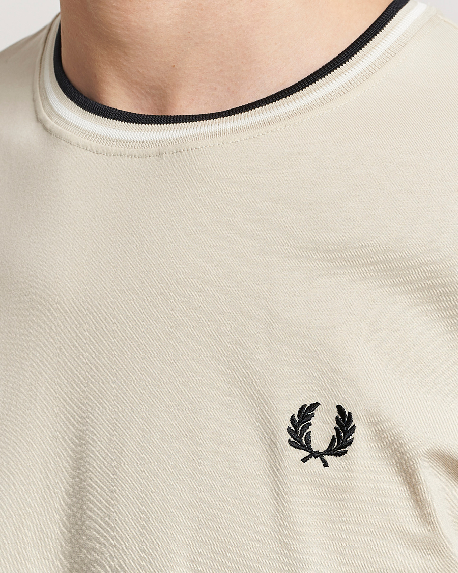 Herr | T-Shirts | Fred Perry | Twin Tipped T-Shirt Oatmeal