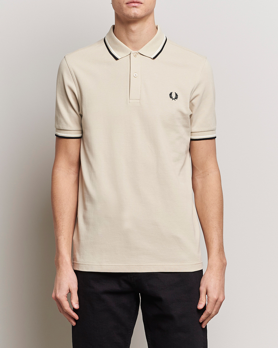 Herr | Kortärmade pikéer | Fred Perry | Twin Tipped Polo Shirt Oatmeal