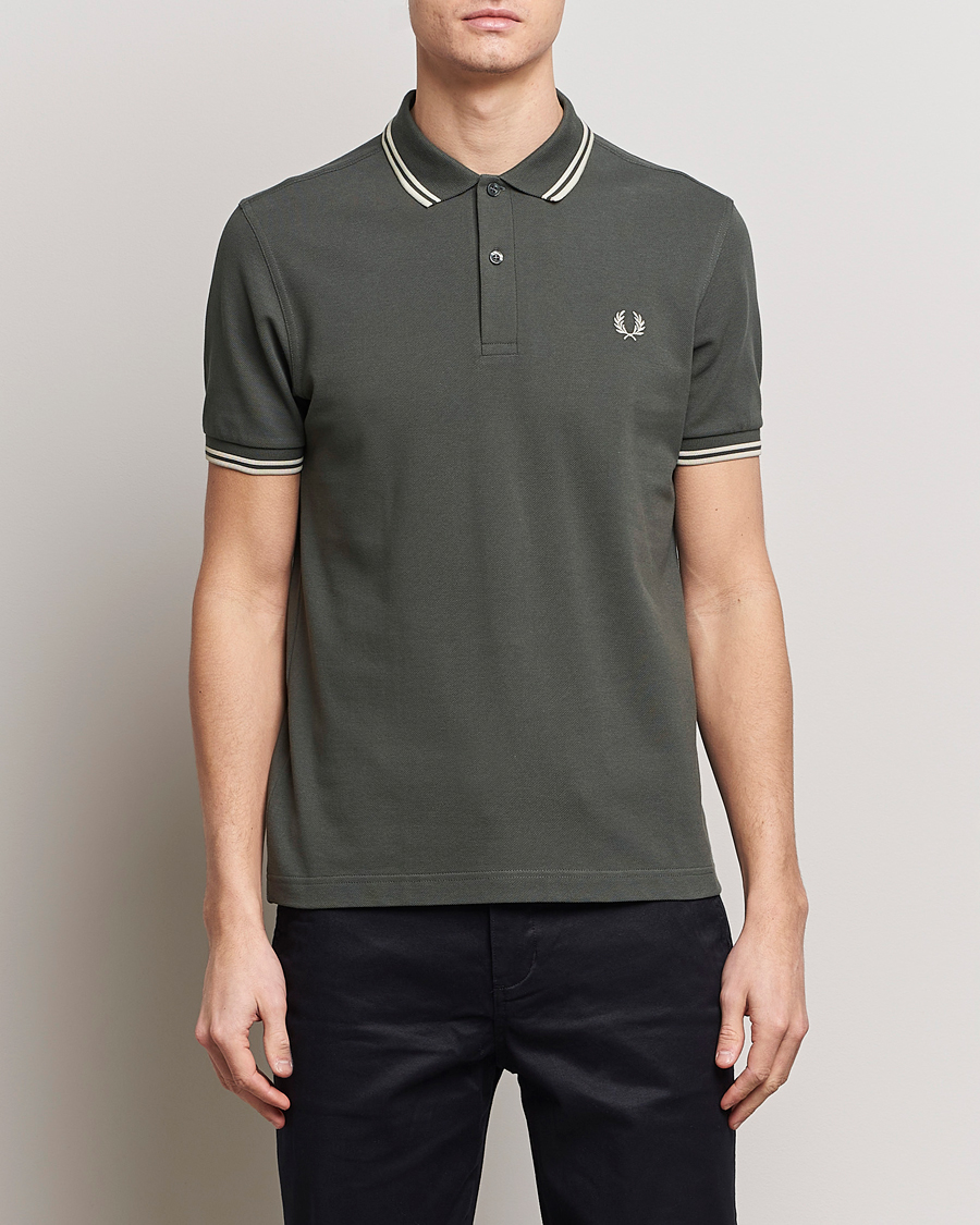 Herr | Kortärmade pikéer | Fred Perry | Twin Tipped Polo Shirt Field Green