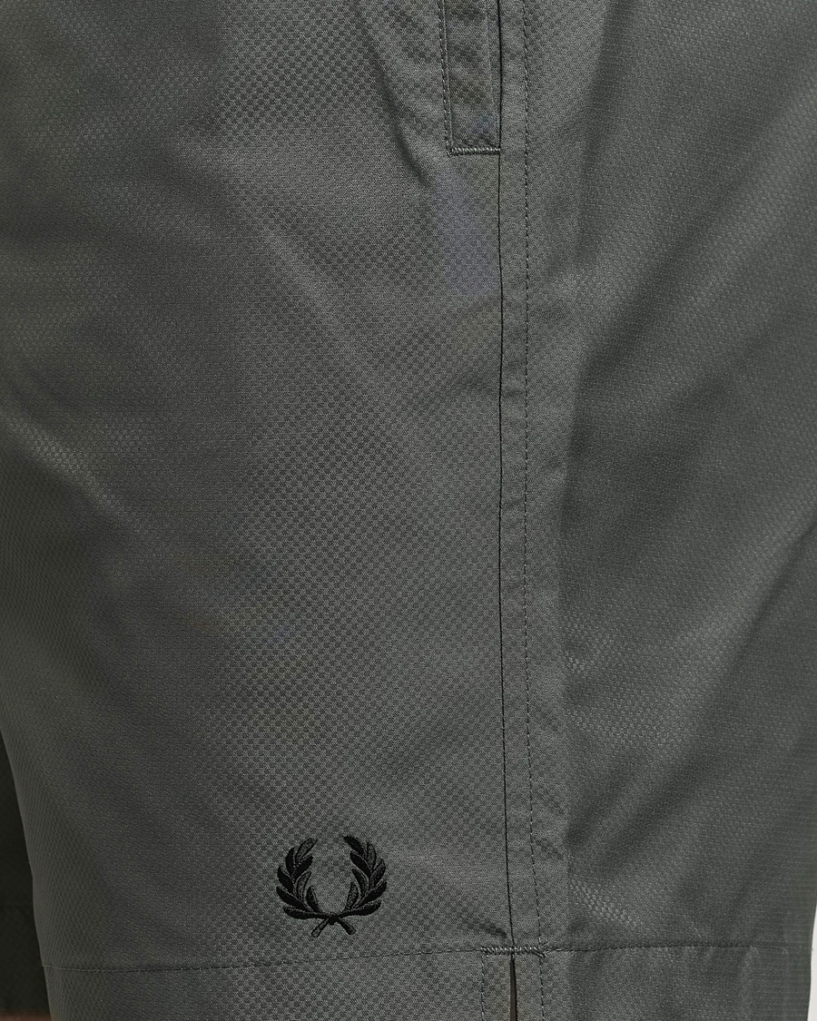 Herr | Badbyxor | Fred Perry | Classic Swimshorts Field Green