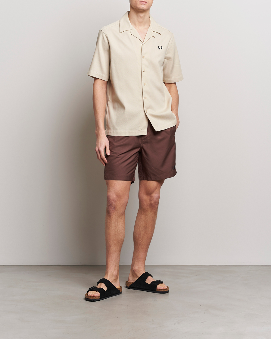 Herr | Badbyxor | Fred Perry | Classic Swimshorts Brick Red