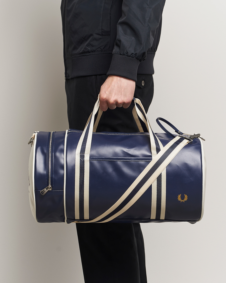 Herr | Best of British | Fred Perry | Classic Barrel Bag Navy/Ecru