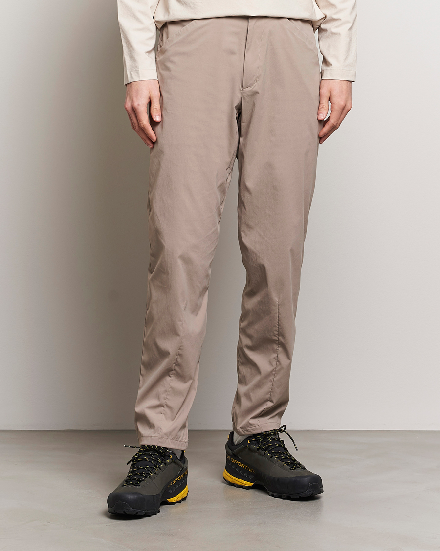 Herr | Byxor | Houdini | Wadi Ultralight Pants Misty Beach