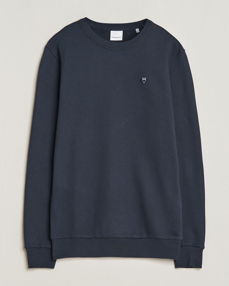 Herr | Tröjor | KnowledgeCotton Apparel | Erik Badge Sweatshirt Total Eclipse