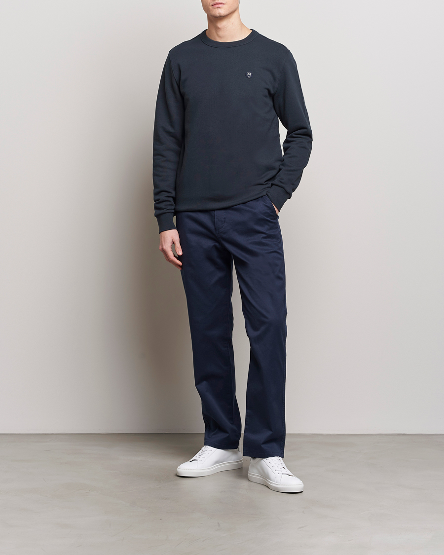 Herr | Tröjor | KnowledgeCotton Apparel | Erik Badge Sweatshirt Total Eclipse