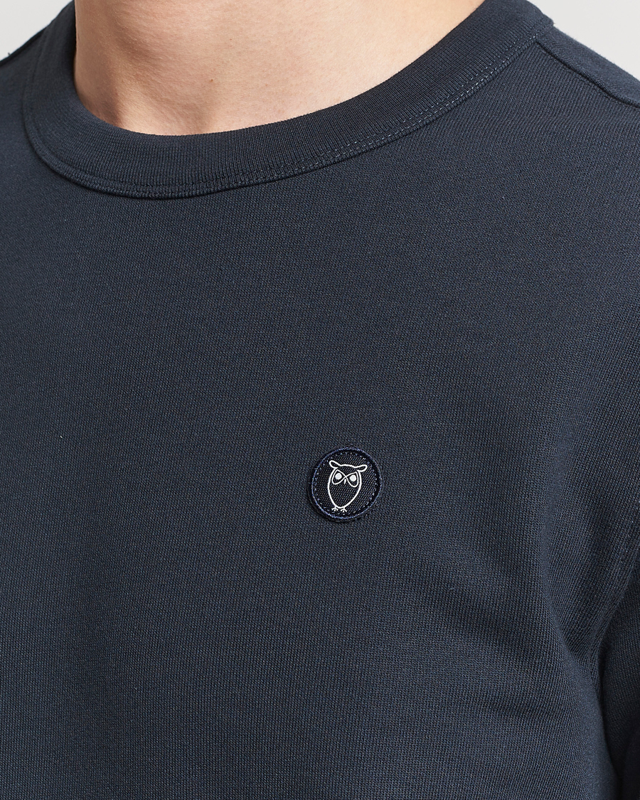 Herr | Tröjor | KnowledgeCotton Apparel | Erik Badge Sweatshirt Total Eclipse