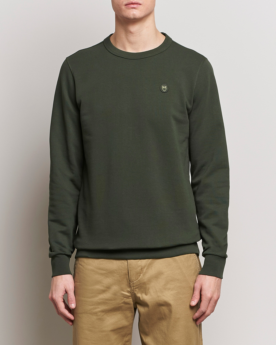 Herre | KnowledgeCotton Apparel | KnowledgeCotton Apparel | Erik Badge Sweatshirt Forest Night