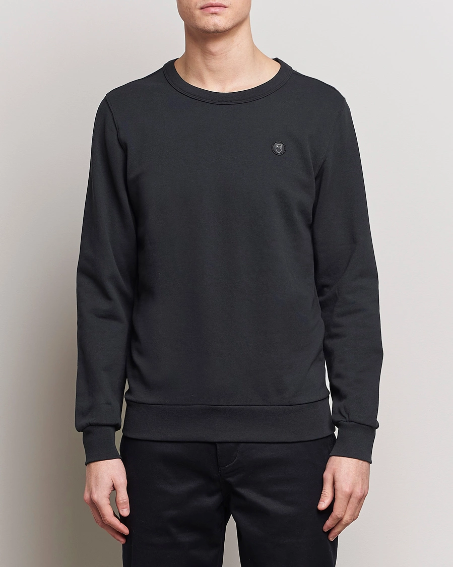 Herr | Tröjor | KnowledgeCotton Apparel | Erik Badge Sweatshirt Jet Black