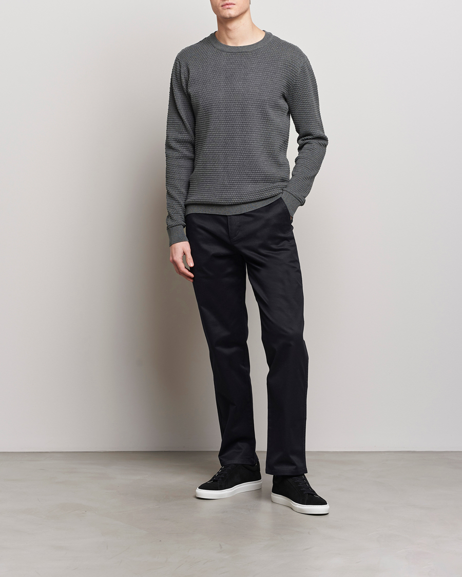 Herr | Tröjor | KnowledgeCotton Apparel | Vagn Bubble Knit Cotton Crew Neck Dark Grey Melange
