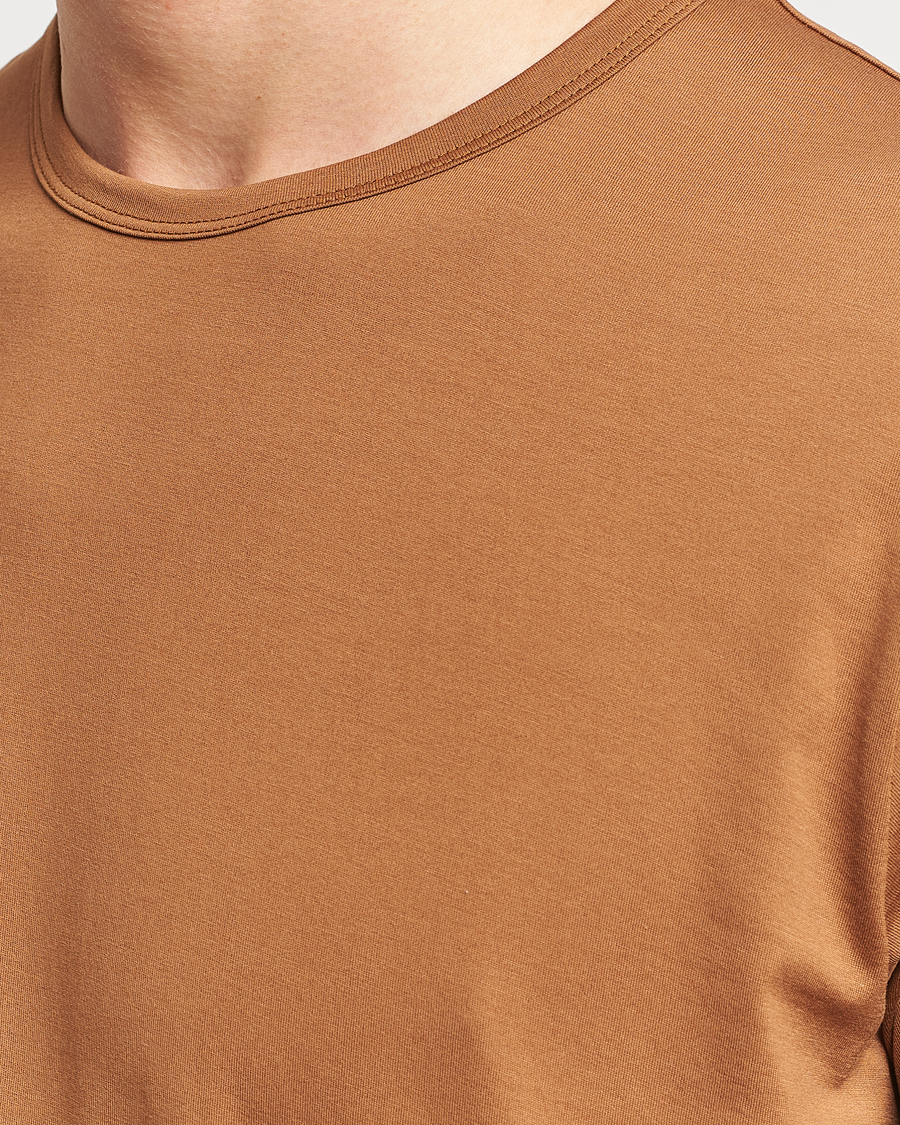 Herr | T-Shirts | Sunspel | Crew Neck Cotton Tee Dark Camel