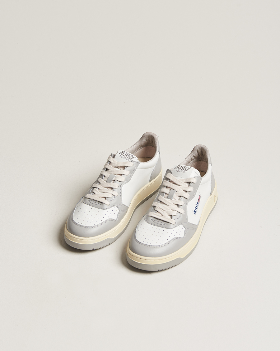 Herr | Skor | Autry | Medalist Low Bicolor Leather Sneaker White/Grey