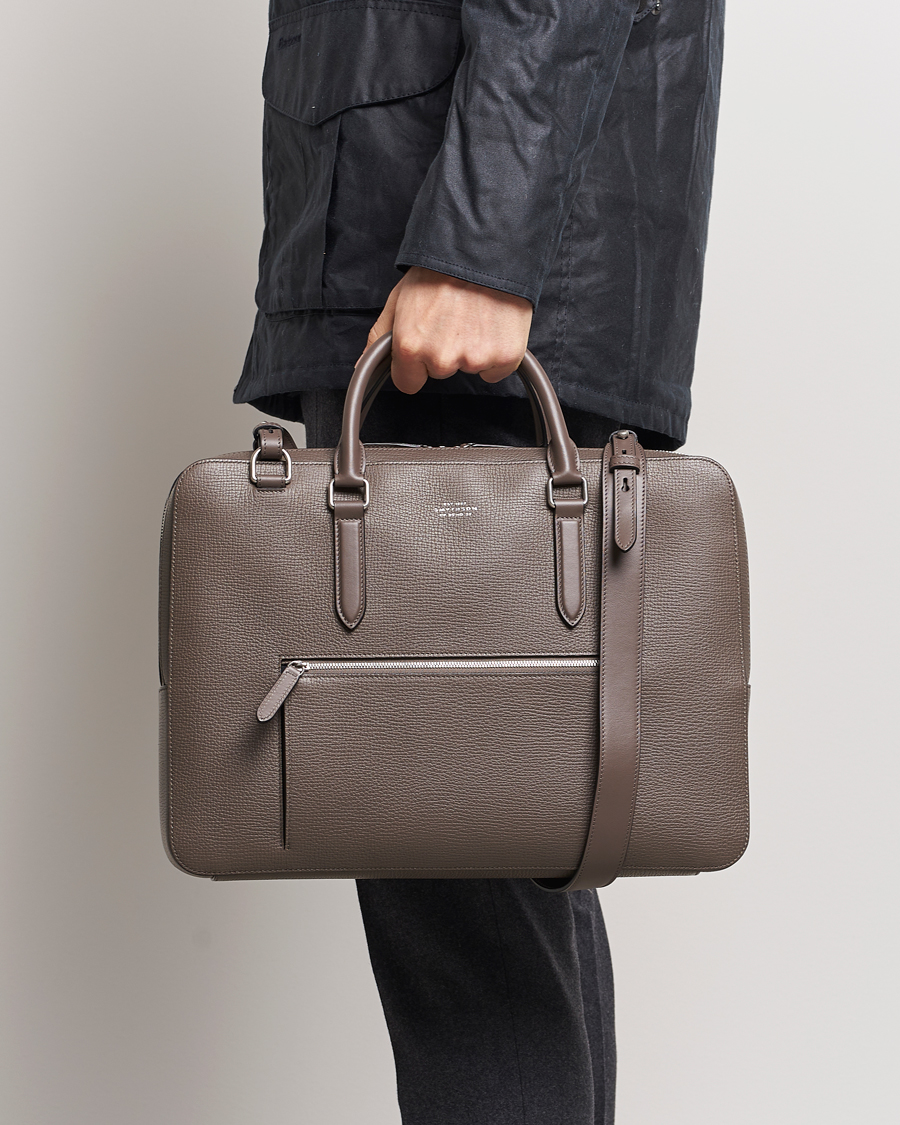 Herr | Avdelningar | Smythson | Ludlow Large Briefcase with Zip Front Dark Taupe