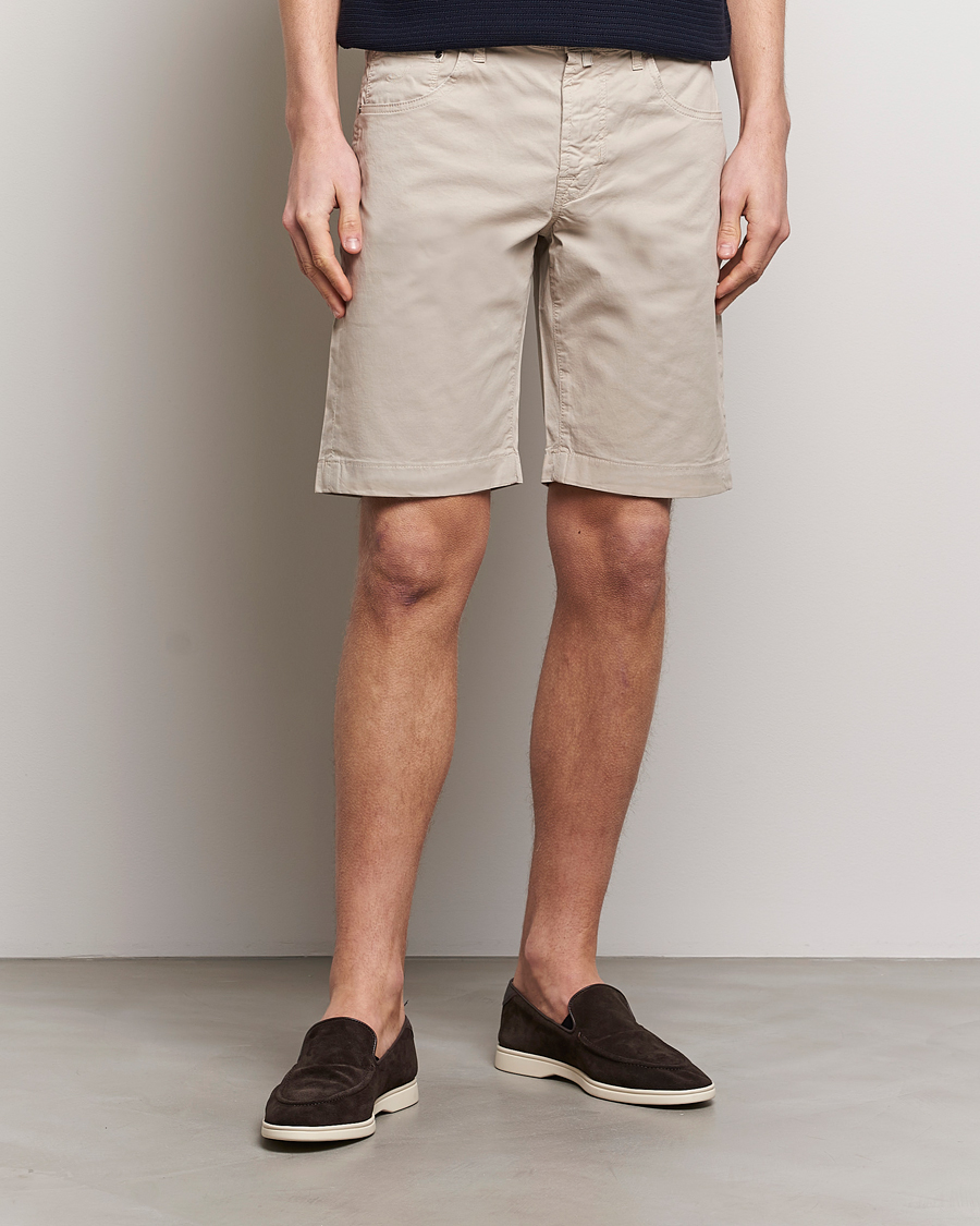 Herr | Shorts | Jacob Cohën | Nicolas Cotton Gabardine Shorts Beige