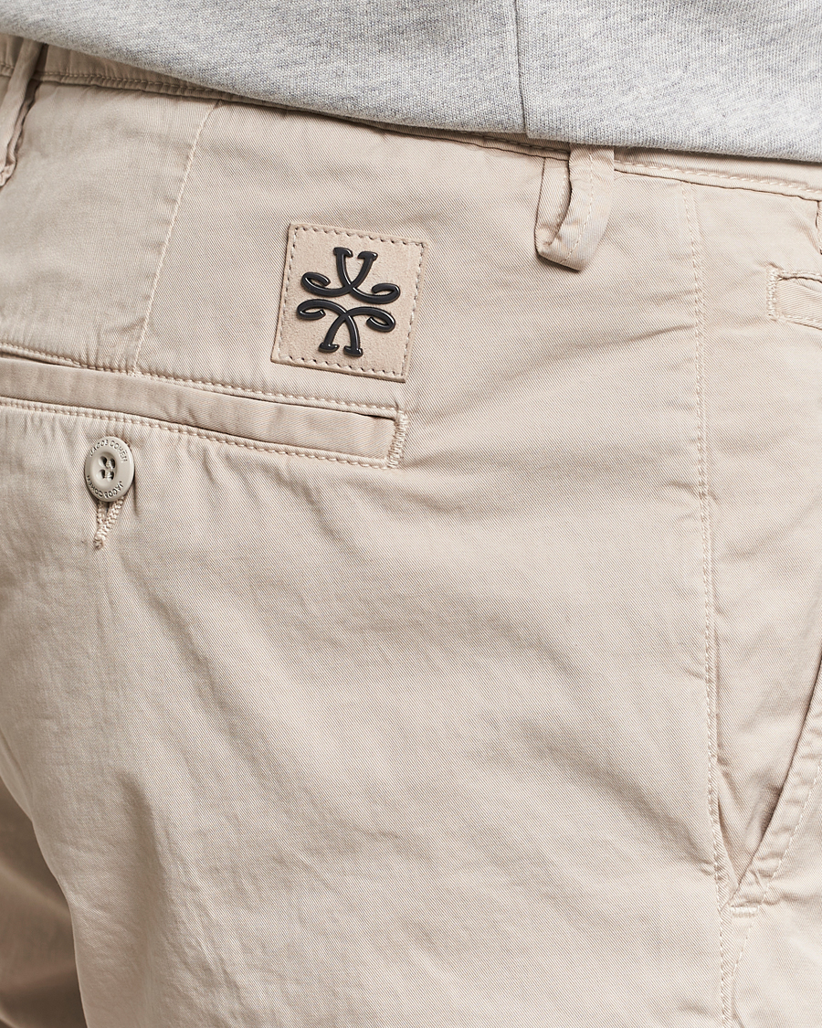 Herr | Byxor | Jacob Cohën | Bobby Cotton Gabardine Chinos Beige
