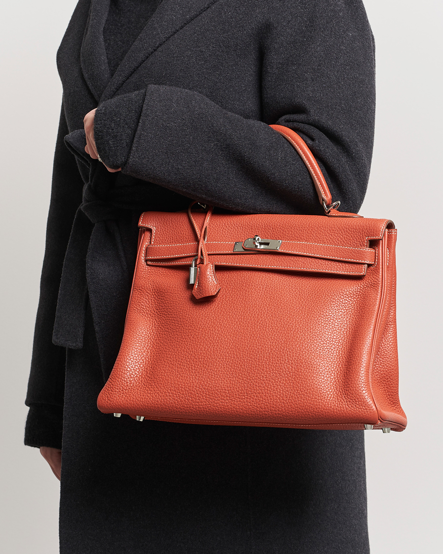 Herr | Gifts for Her | Hermès Pre-Owned | Kelly 35 Handbag Taurillion Clemence Orange 