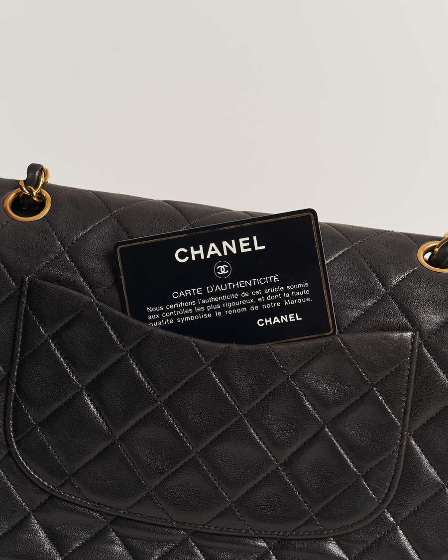 Herr | Chanel Pre-Owned Classic Medium Flap Bag Calf Leather Black | Chanel Pre-Owned | Classic Medium Flap Bag Calf Leather Black
