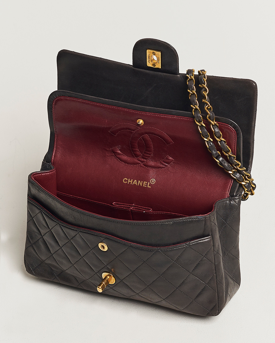 Herr | Chanel Pre-Owned Classic Medium Flap Bag Calf Leather Black | Chanel Pre-Owned | Classic Medium Flap Bag Calf Leather Black