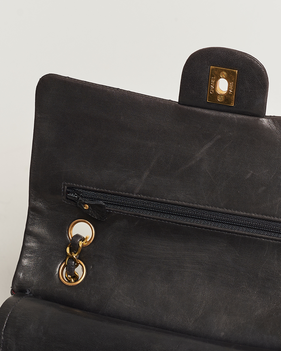 Herr | Chanel Pre-Owned Classic Medium Flap Bag Calf Leather Black | Chanel Pre-Owned | Classic Medium Flap Bag Calf Leather Black