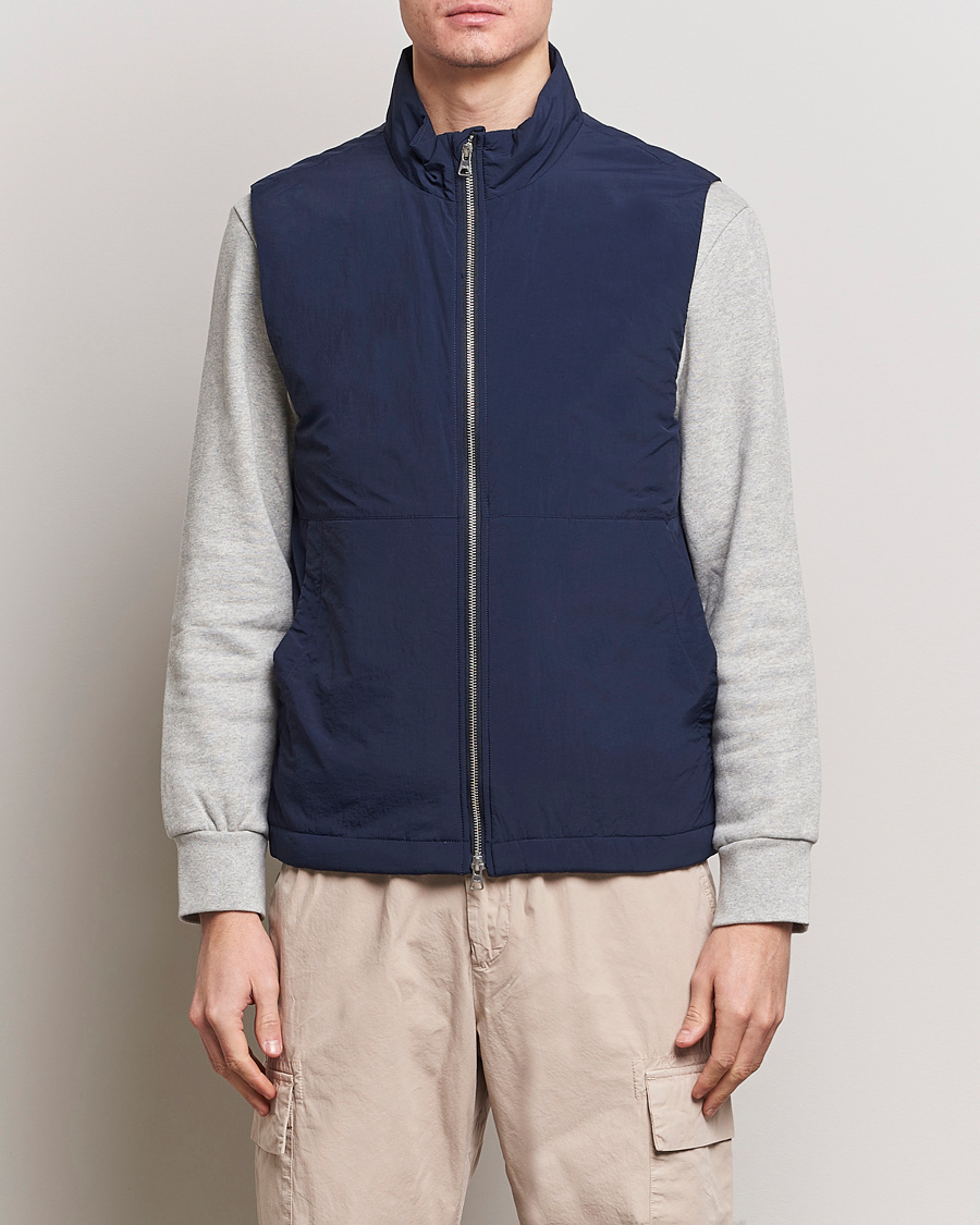 Herr | Rea kläder | NN07 | Zack Recycled Vest Navy Blue