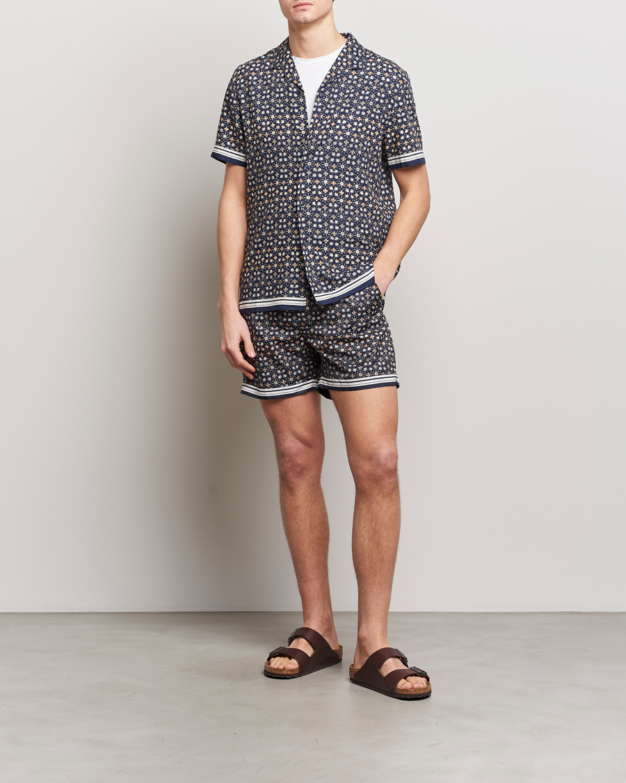 Herr | Badbyxor | Orlebar Brown | Bulldog Fiore Swimshorts Night Iris