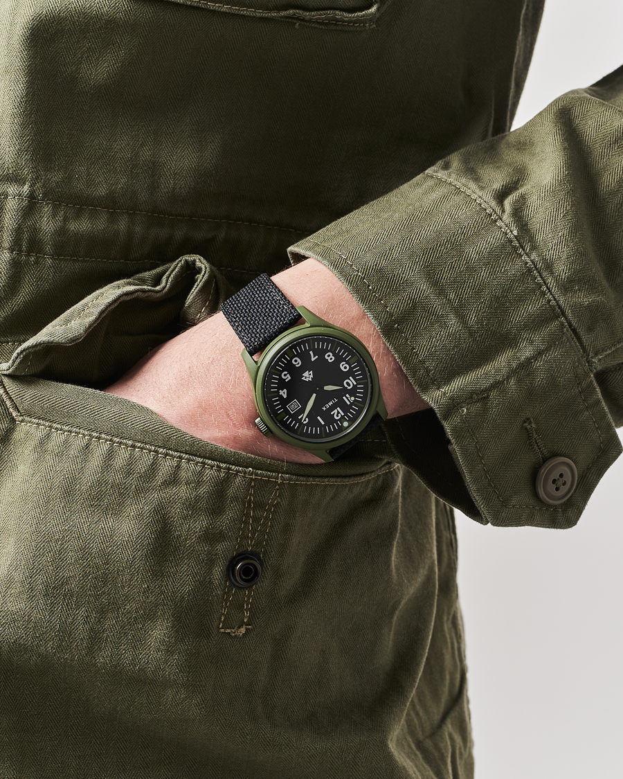 Herr |  | Timex | Expedition North Traprock Quartz 43mm Black Dial