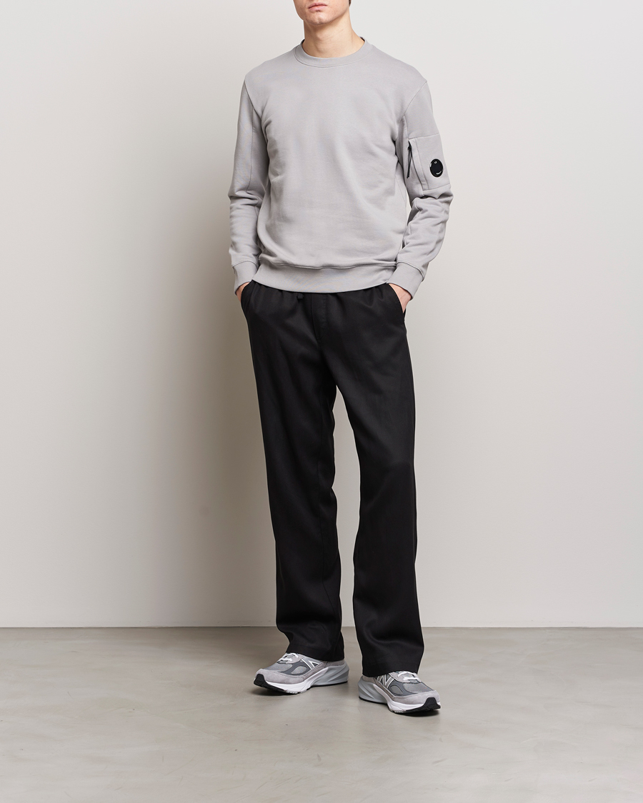 Herr | Tröjor | C.P. Company | Diagonal Raised Fleece Lens Sweatshirt Light Grey