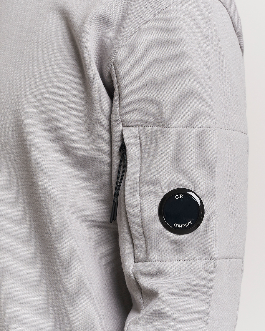 Herr | Tröjor | C.P. Company | Diagonal Raised Fleece Lens Sweatshirt Light Grey