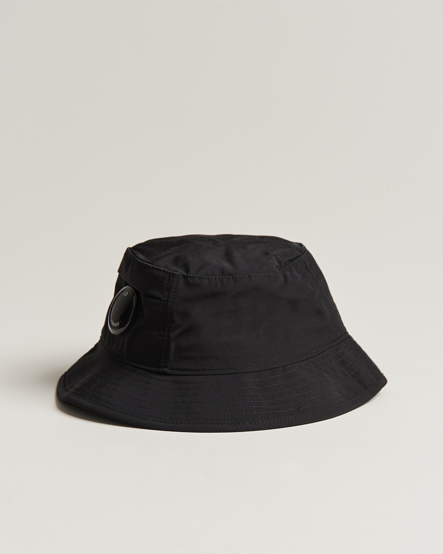 Herr | C.P. Company Chrome R Bucket Hat Black | C.P. Company | Chrome R Bucket Hat Black
