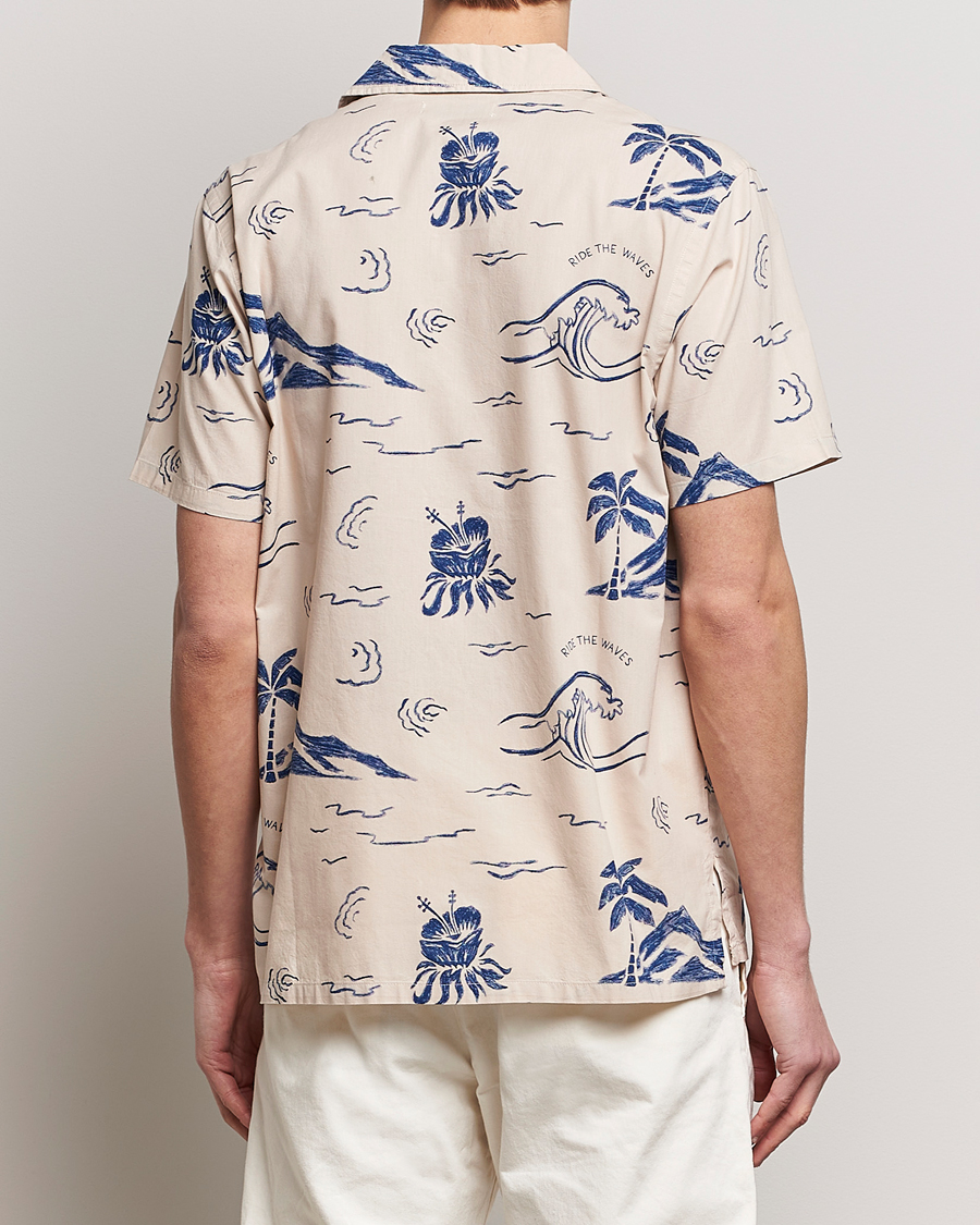 Herr | Skjortor | Nudie Jeans | Arvid Printed Waves Hawaii Short Sleeve Shirt Ecru