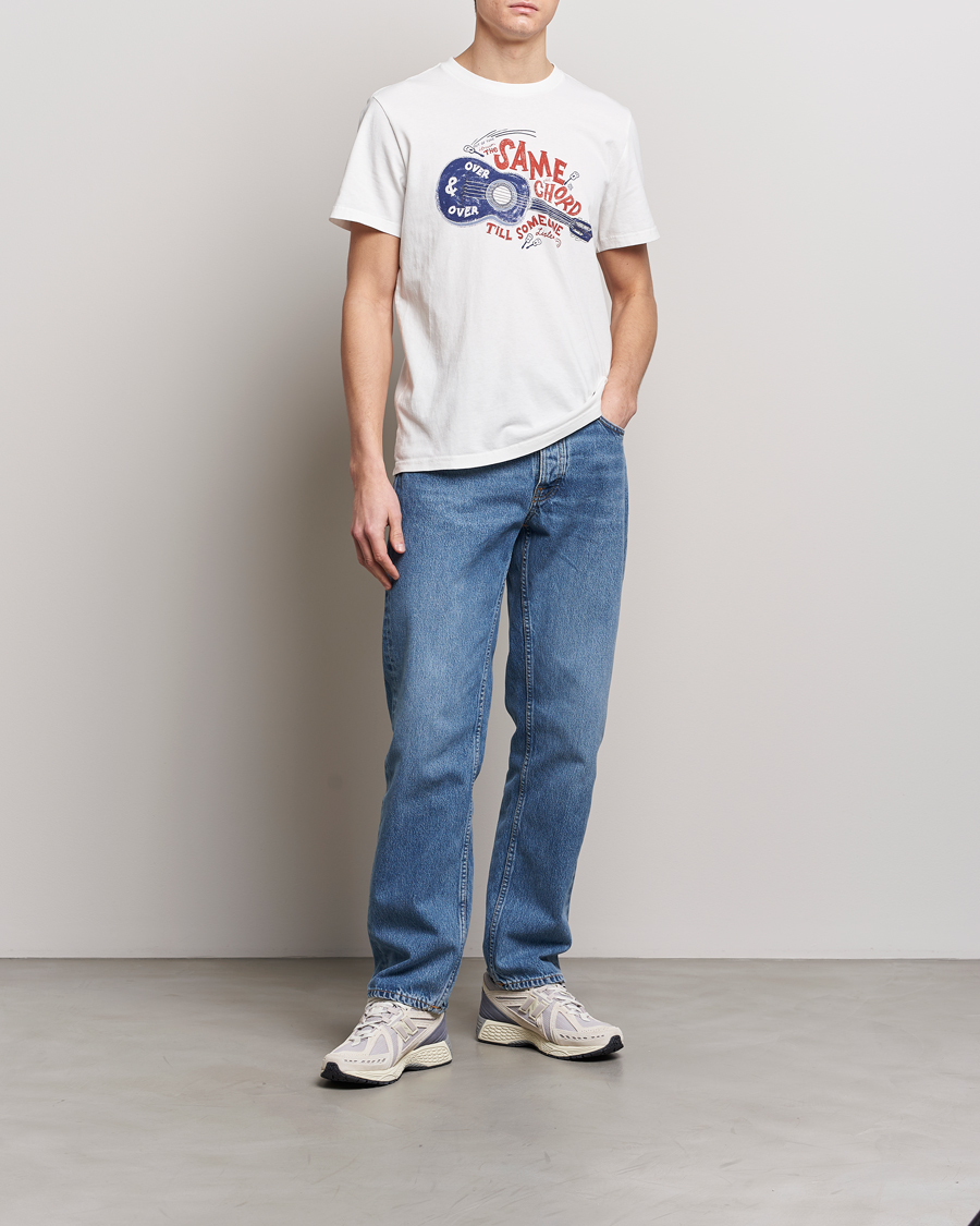 Herr | T-Shirts | Nudie Jeans | Roy Printed Crew Neck T-Shirt Off White