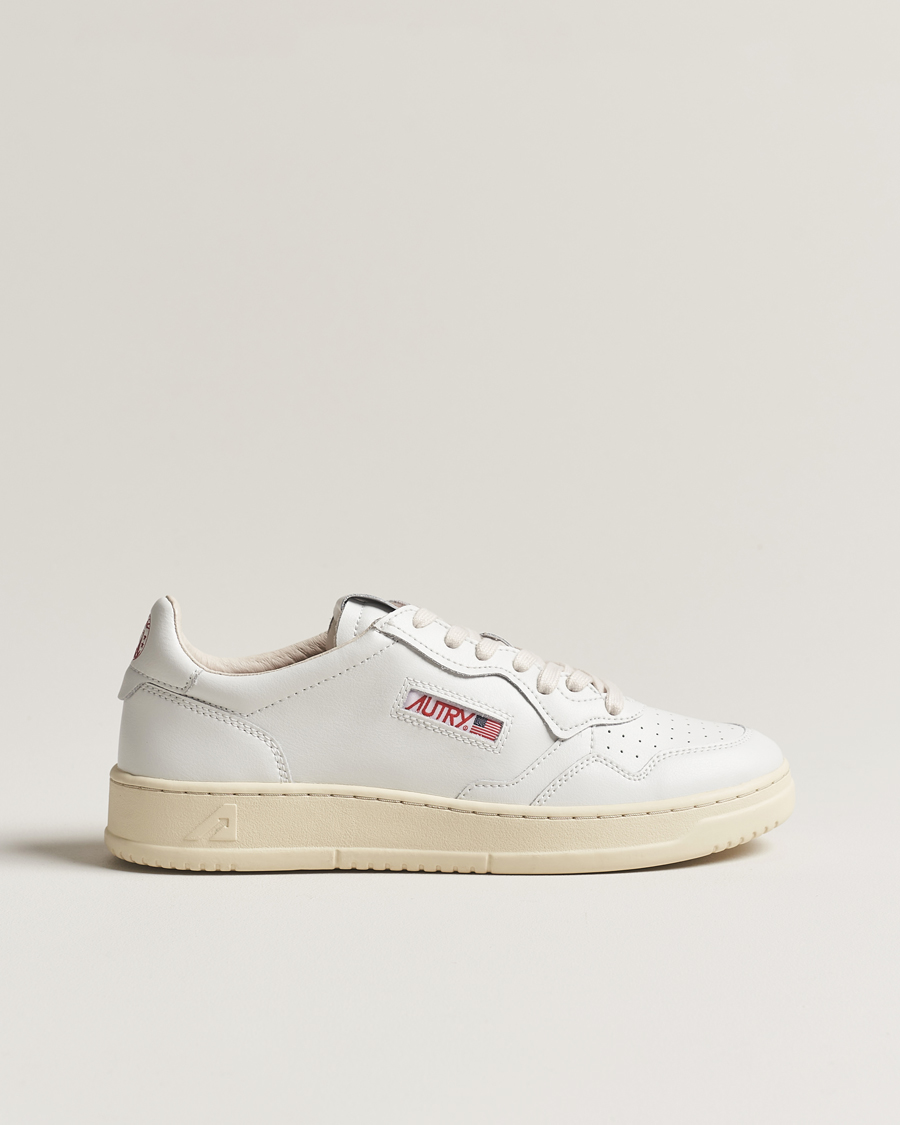 Herr | Autry Medalist Low Leather Sneaker White/Red | Autry | Medalist Low Leather Sneaker White/Red
