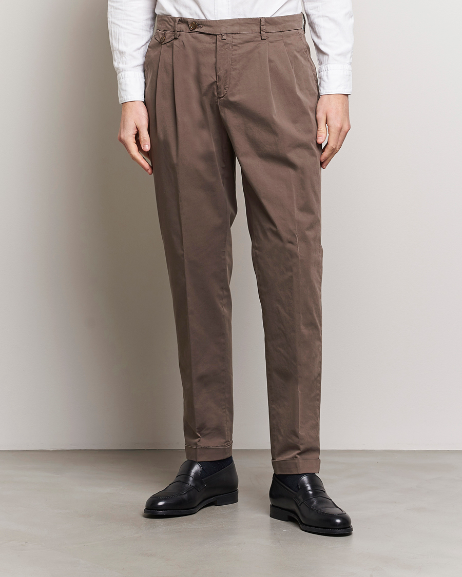 Herr | Italian Department | Briglia 1949 | Easy Fit Pleated Cotton Stretch Chino Brown