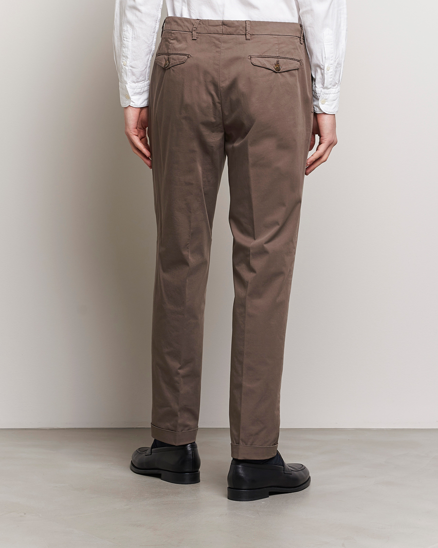 Herr | Byxor | Briglia 1949 | Easy Fit Pleated Cotton Stretch Chino Brown