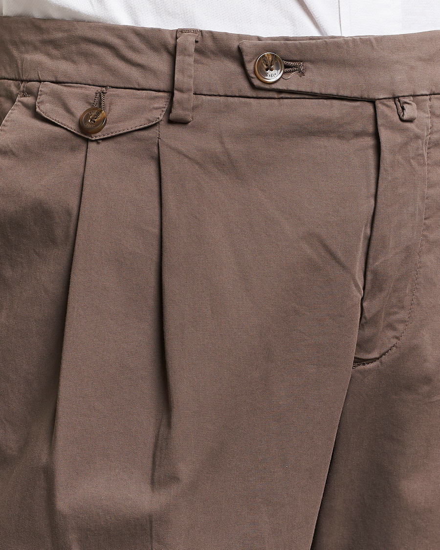 Herr | Byxor | Briglia 1949 | Easy Fit Pleated Cotton Stretch Chino Brown
