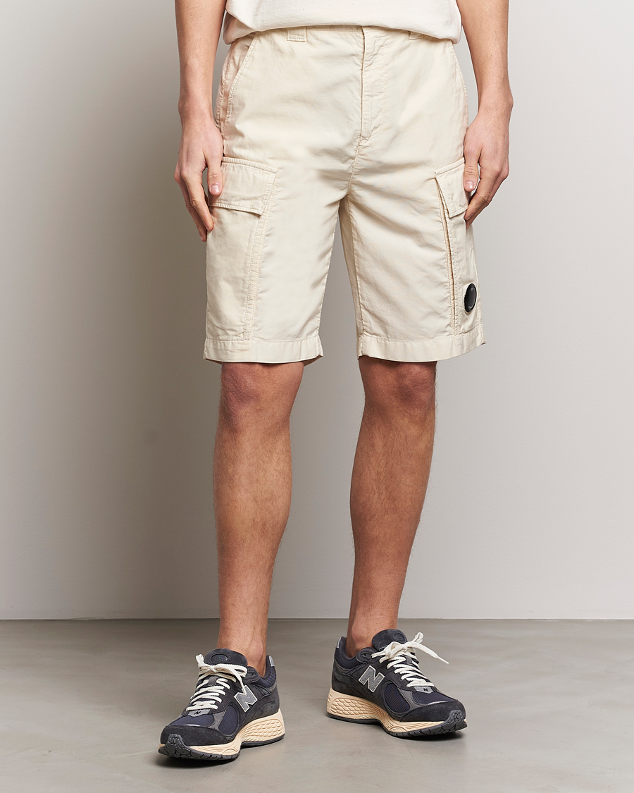 Herr | Avdelningar | C.P. Company | Ottoman Garment Dyed Cotton Cargo Shorts Off White