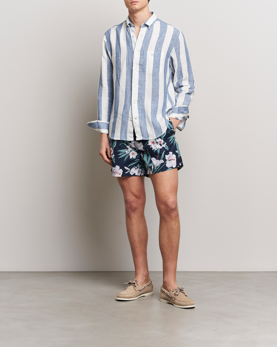 Herr | Badbyxor | GANT | Printed Flower Swimshorts Evening Blue