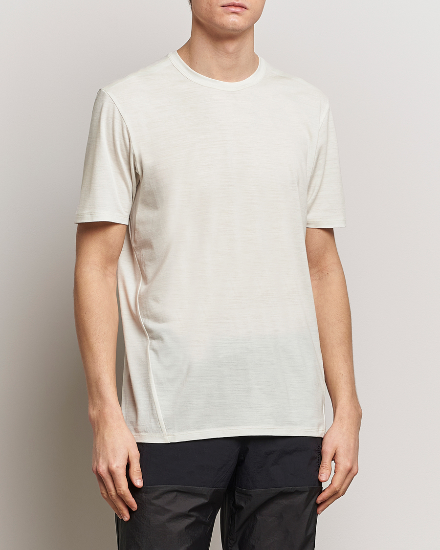 Herr |  | Arc'teryx Veilance | Frame Short Sleeve T-Shirt Oat Heather