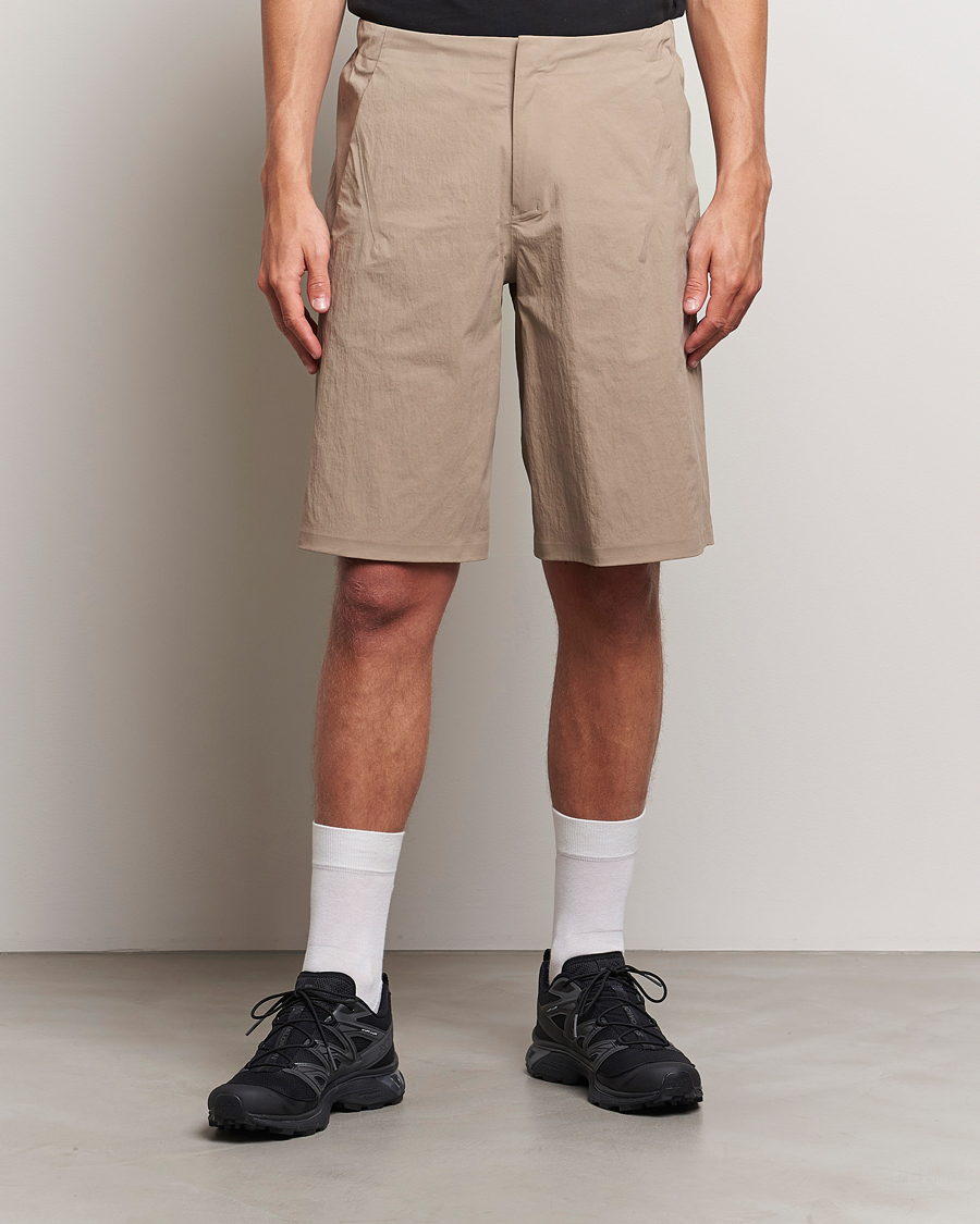 Herr | Shorts | Arc'teryx Veilance | Spere Lightweight Water Repellent Shorts Soil