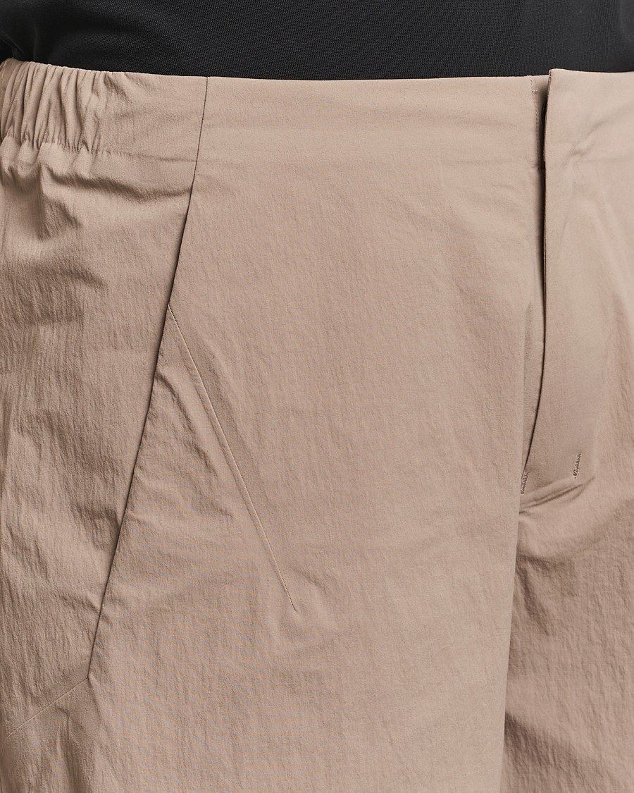 Herr | Shorts | Arc'teryx Veilance | Spere Lightweight Water Repellent Shorts Soil